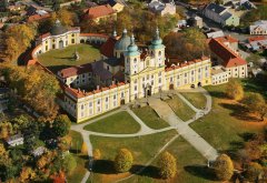 letecký pohled na kostel