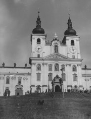 průčelí kostela