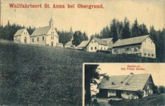 poutní areál na dobové pohlednici (kaple sv. Marty vpravo od velké kaple sv. Anny)