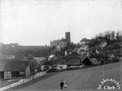 historické foto kaple (v pozadí, vlevo od zámku)