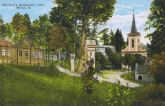 historické foto kaple (před kostelem, vpravo)