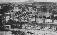 historické foto kaple (vlevo od stadionu)