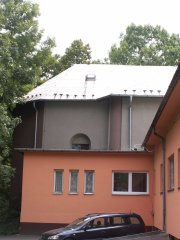 pohled na zadní část zleva