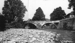 historické foto kaple (vlevo)