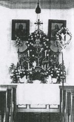 historické foto interiéru kaple - oltář