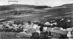 historické foto kaple (dále od vsi)
