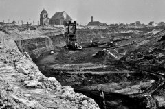 historické foto zvonice před zbořením