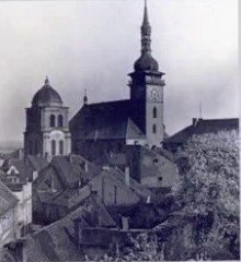 historické foto zvonice s děkanským kostelem