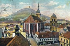 historické foto kostela a zvonice