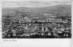 celkový pohled na starý Most s děkanským kostelem a zvonicí