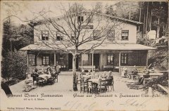 historické foto kaple (vpravo za hostincem)