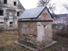 pohled zezadu zprava