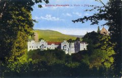 dobová pohlednice hradu s kaplí
