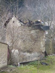 pohled zezadu zleva