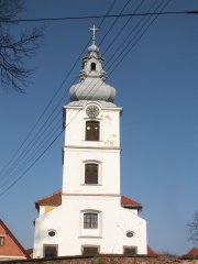 průčelí kostela