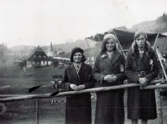 historické foto kaple (v pozadí)