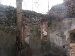 pohled do interiéru - pravá stěna