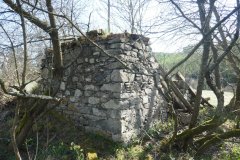 pohled zezadu zleva