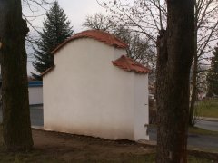 pohled zezadu zleva