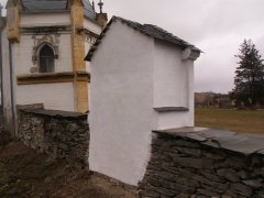 pohled zezadu zleva