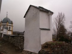 pohled zezadu zleva