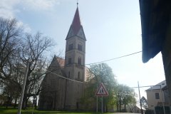 pohled zepředu zprava