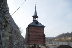 pohled zezadu zleva