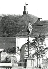náměstí s kaplí