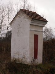 pohled zezadu zleva