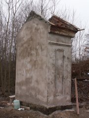 pohled zezadu zleva