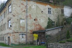 otisk kaple na fasádě kláštera