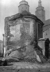 bourání kostela