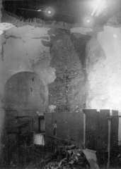 interiér bouraného kostela