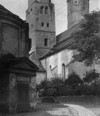 historické foto kostela - detail předchozího záběru