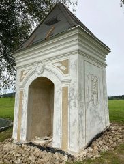 oprava omítky - pohled zepředu zprava