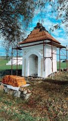 pokládka nové střešní krytiny - pohled zepředu zprava