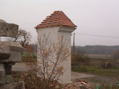 pohled zezadu zleva