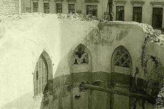 bourání kaple - interiér