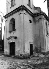 průčelí kostela