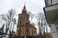 pohled zepředu zprava