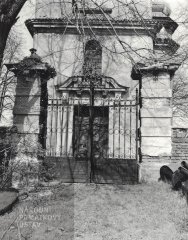 starší foto kostela - vchod