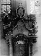 historické foto interiéru kostela (oltář se sv. Ludmilou)
