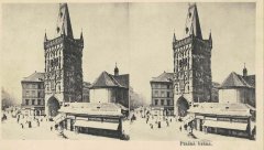 historická stereo pohlednice kostela (vpravo od Prašné brány)