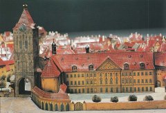 kostel v tzv. Langweilově modelu Prahy (vpravo od Prašné brány)