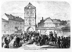 historické foto kostela (vpravo od Prašné brány)