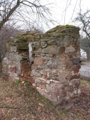 pohled zezadu zleva