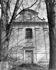 průčelí kostela