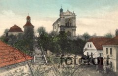 starší foto kostela a zvonice