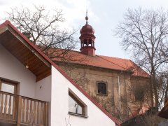 pohled na zadní část zprava