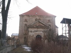 průčelí kostela